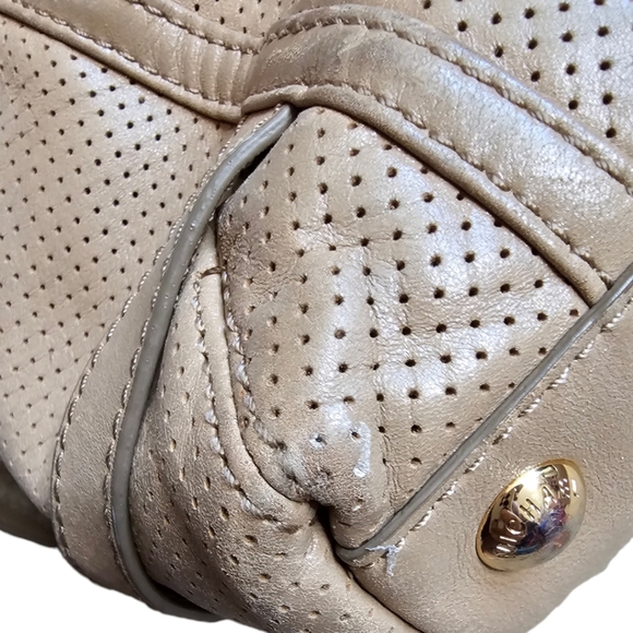 Michael Kors Tan Leather Gansevoort Tote Bag - Picture 7 of 8